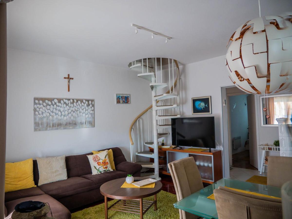 Villa Volga เยลซา ภายนอก รูปภาพ
